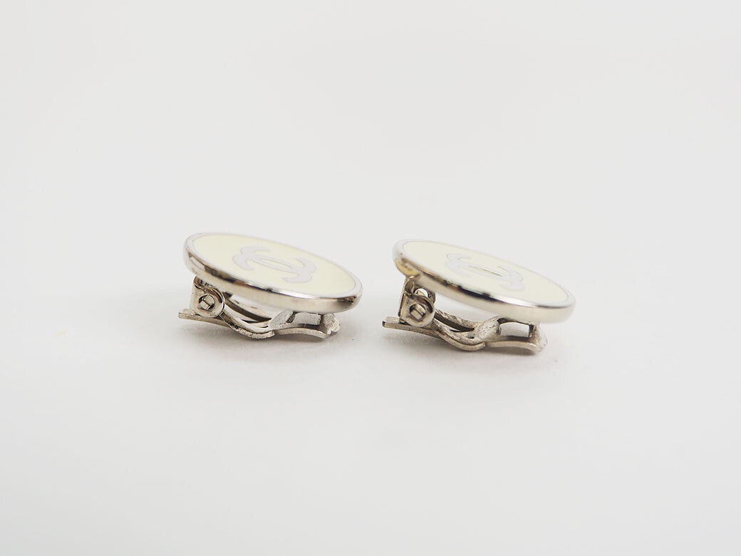 CHANEL Round Coco Earrings Ivory x Silver 04V Ladies Large Size Reuse Used1