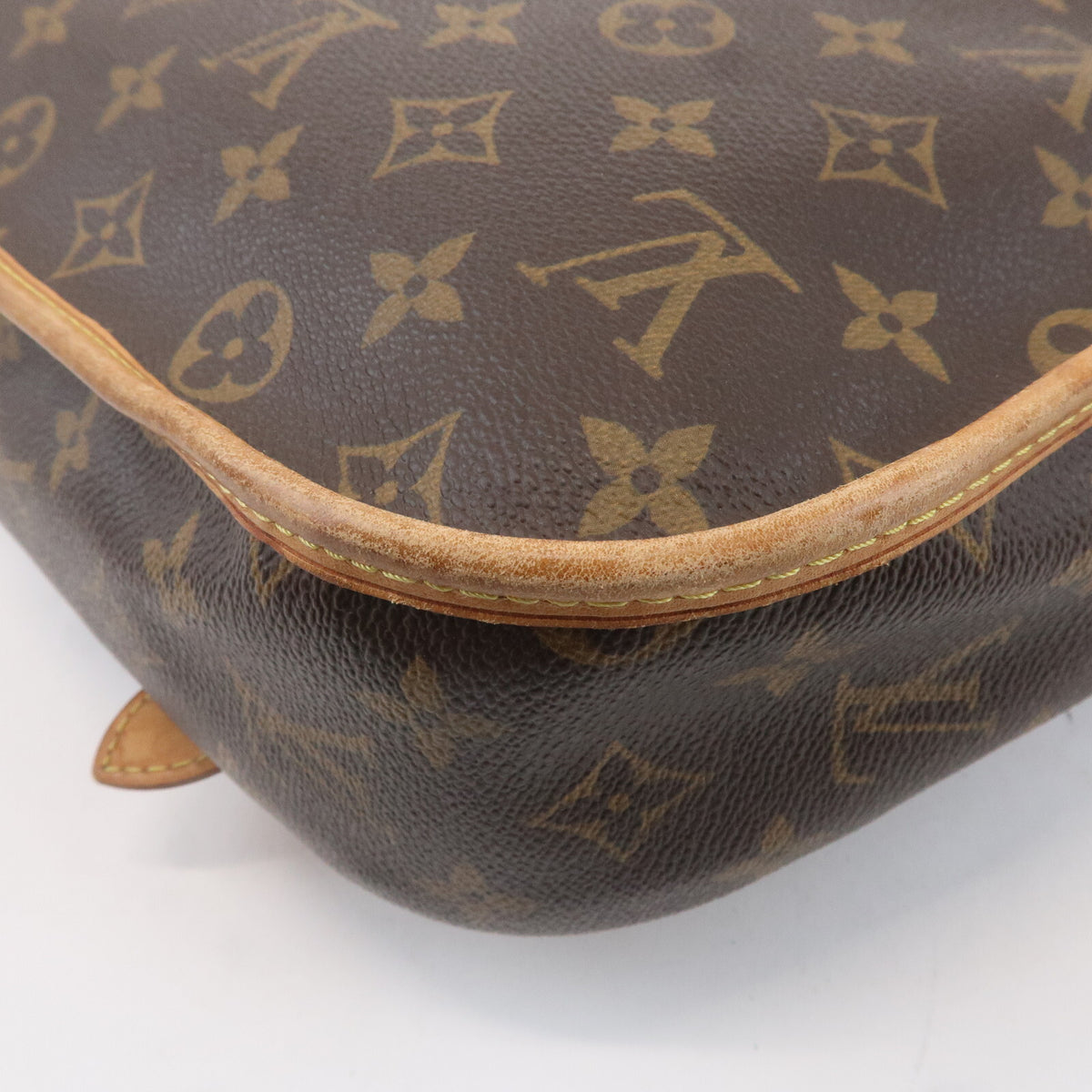 LOUIS VUITTON Gongo MM Monogram Messenger Crossbody Bag M40116 Preowned Auth18