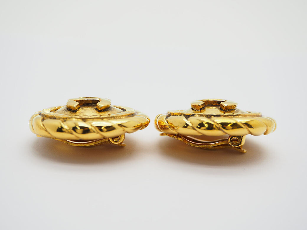Chanel Vintage Round Coco Mark Earrings Gold Ladies Large Round Circle Reuse1